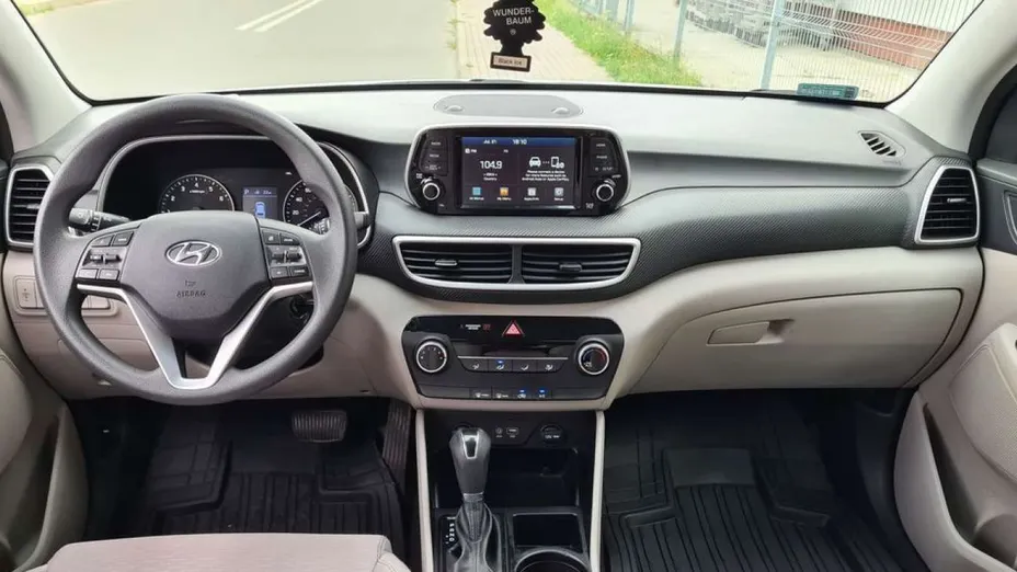 HYUNDAI Tucson -