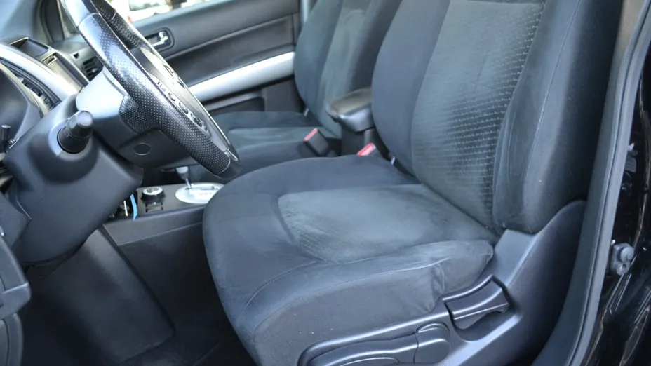 NISSAN X-Trail -