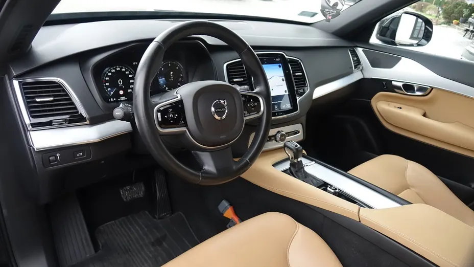 VOLVO XC90 -