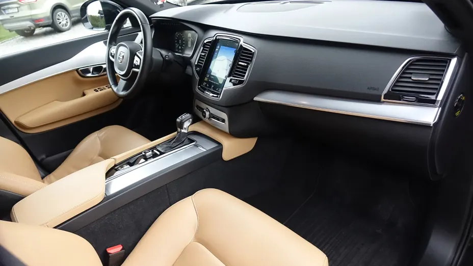 VOLVO XC90 -