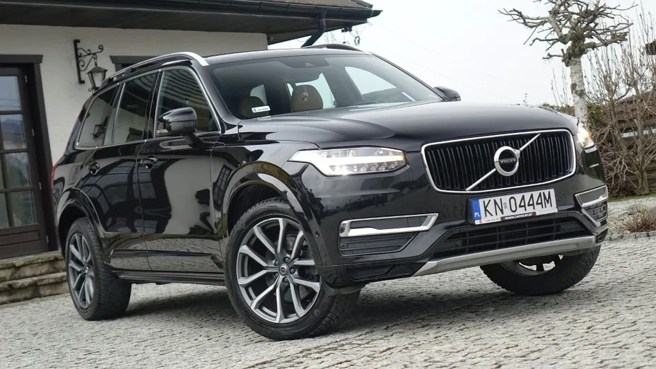 VOLVO XC90 -
