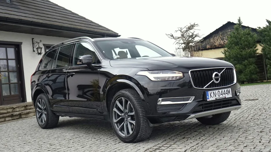 VOLVO XC90 -