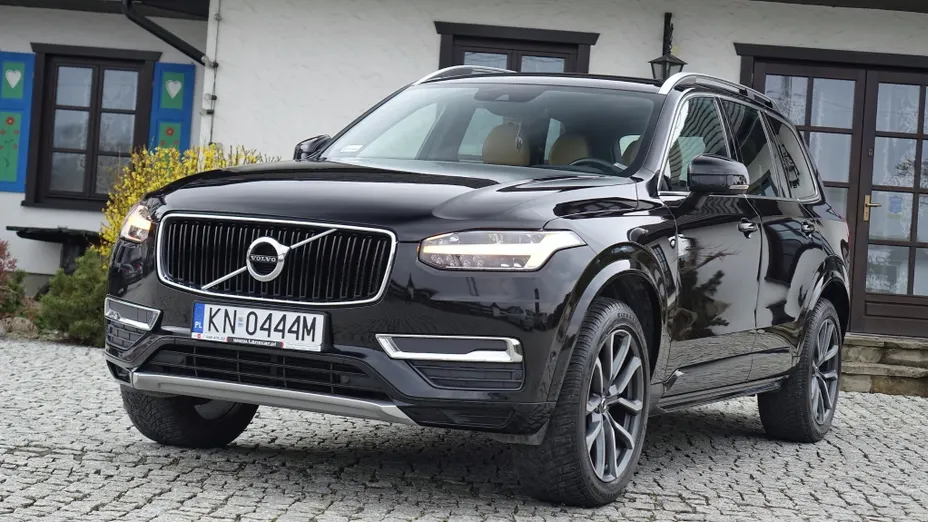 VOLVO XC90 -