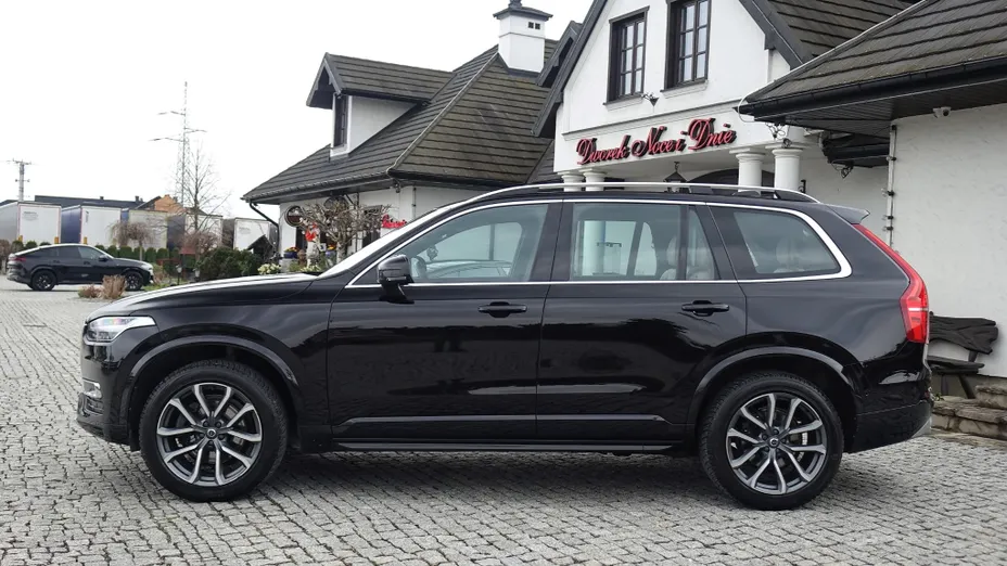 VOLVO XC90 -