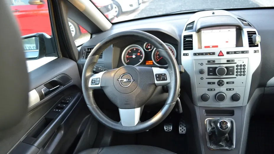 OPEL Zafira -