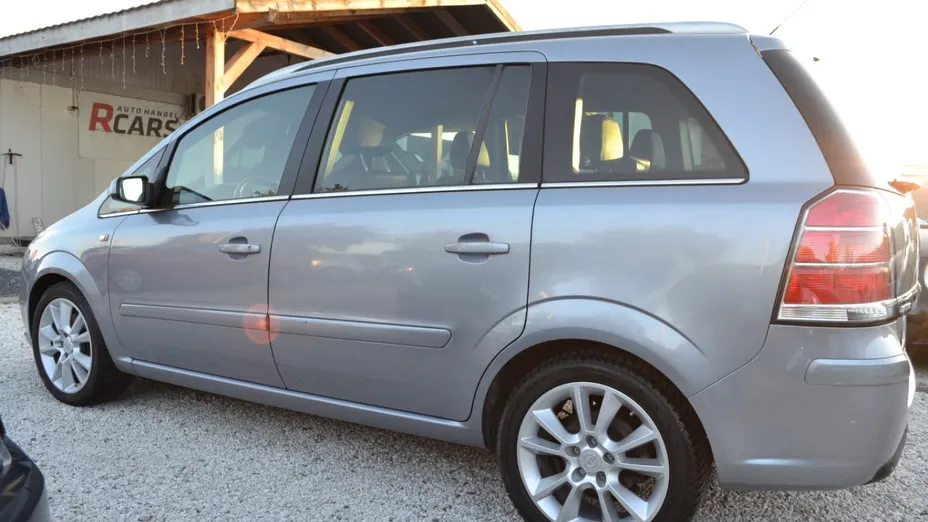 OPEL Zafira -