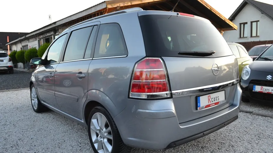 OPEL Zafira -