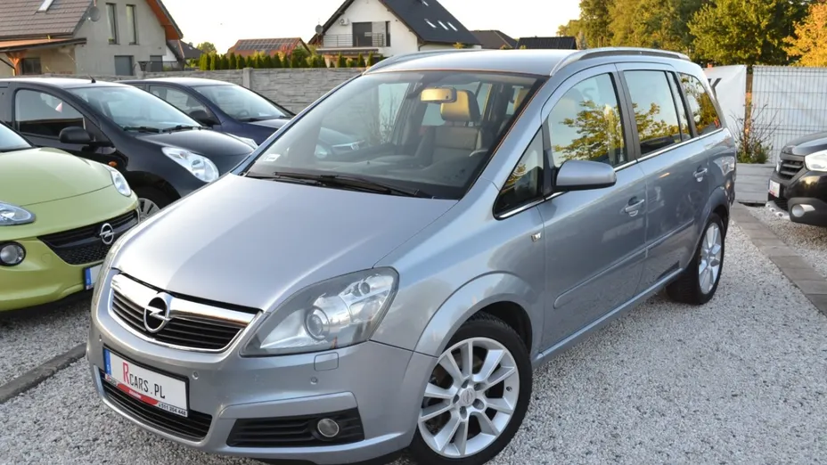OPEL Zafira -
