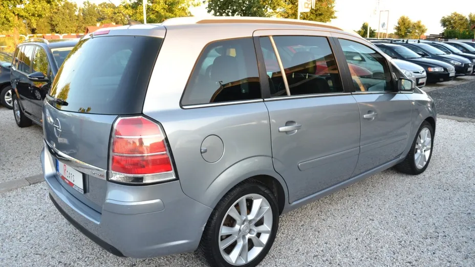 OPEL Zafira -
