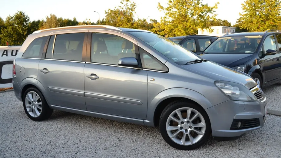 OPEL Zafira -
