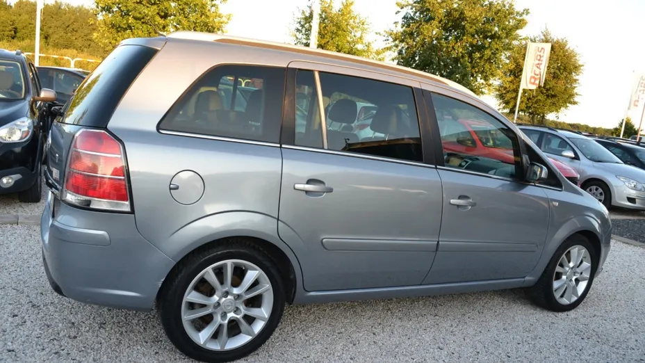 OPEL Zafira -