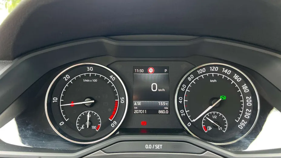 SKODA Superb -