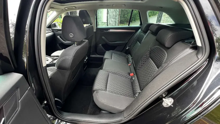SKODA Superb -