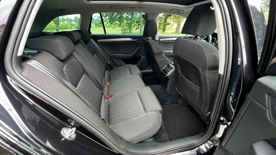SKODA Superb -