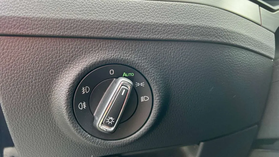 SKODA Superb -