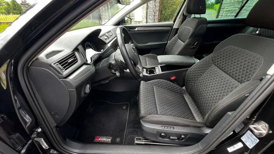 SKODA Superb -