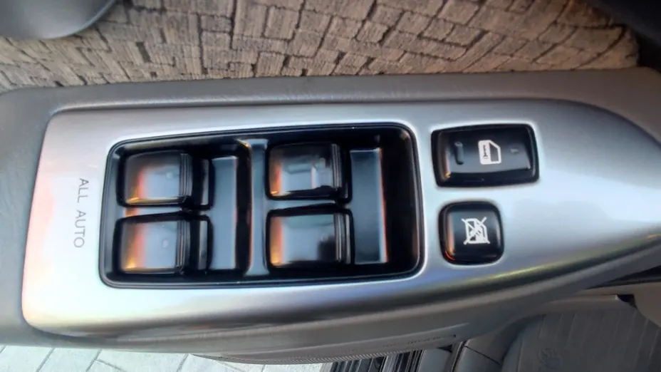 TOYOTA Land Cruiser -