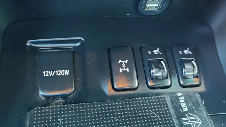 TOYOTA Land Cruiser -