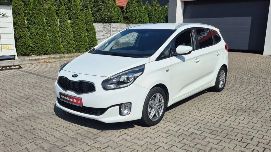 KIA Carens -