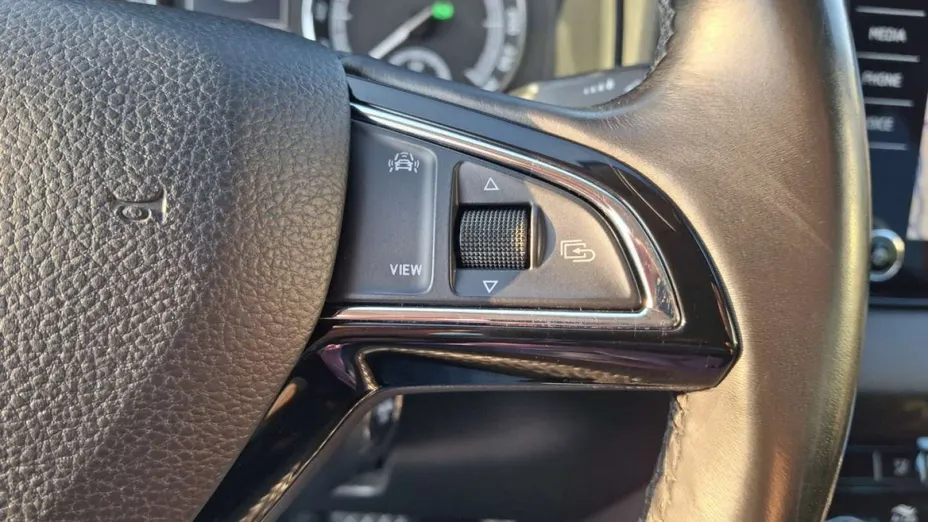 SKODA Karoq -