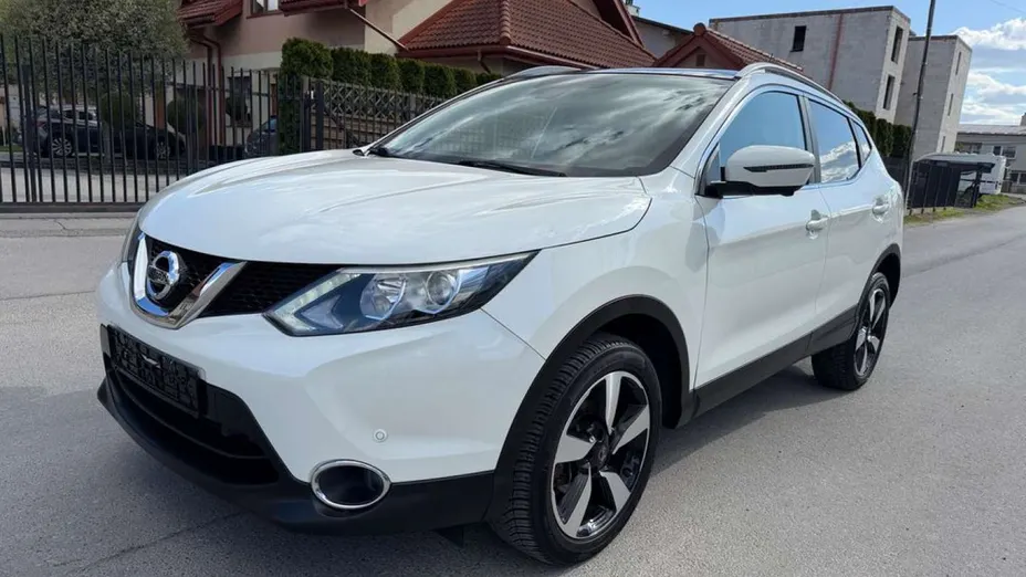 NISSAN Qashqai -
