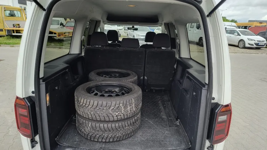 VOLKSWAGEN Caddy -