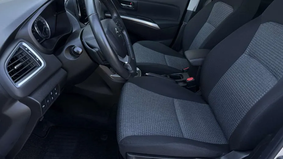 SUZUKI SX4 -