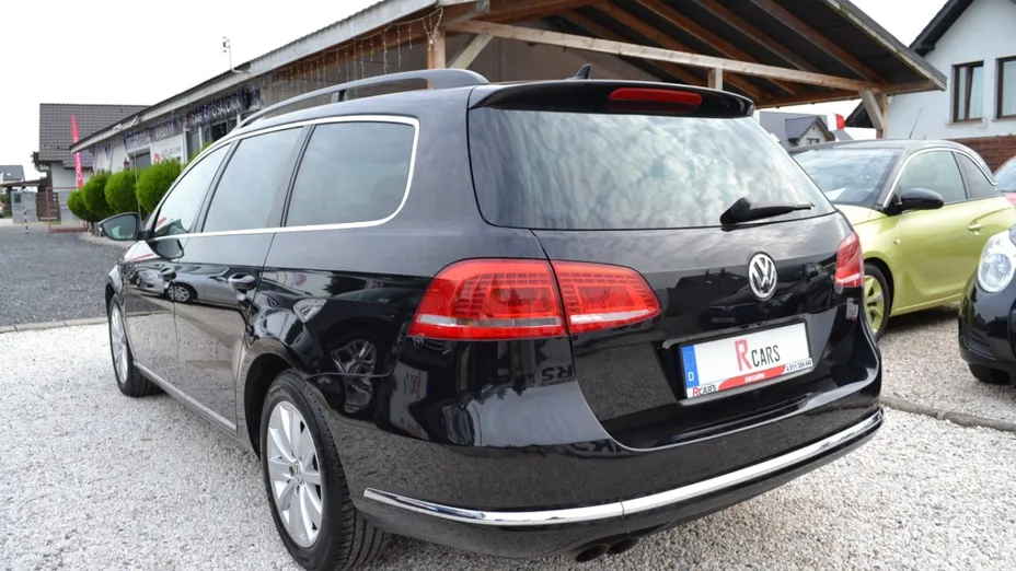 VOLKSWAGEN Passat -
