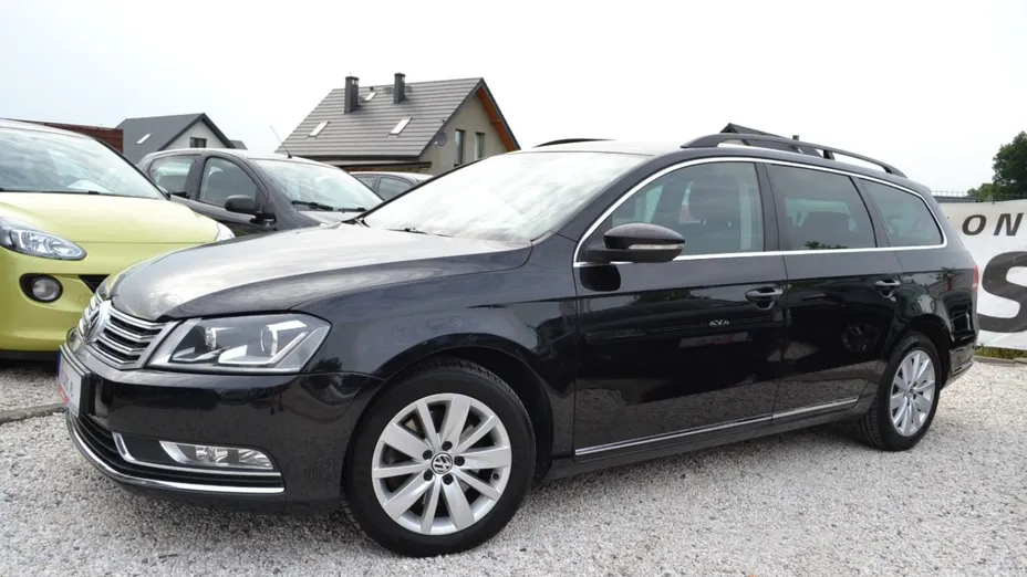 VOLKSWAGEN Passat -