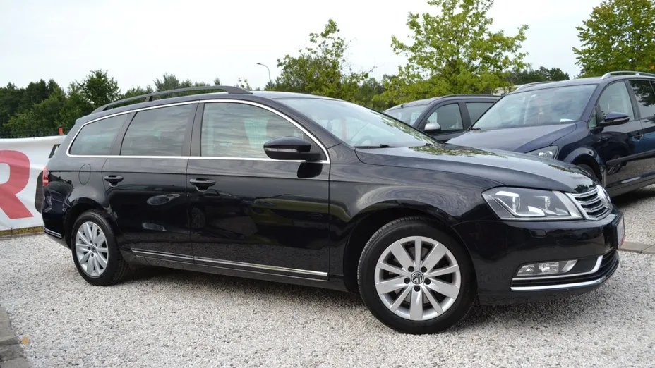 VOLKSWAGEN Passat -