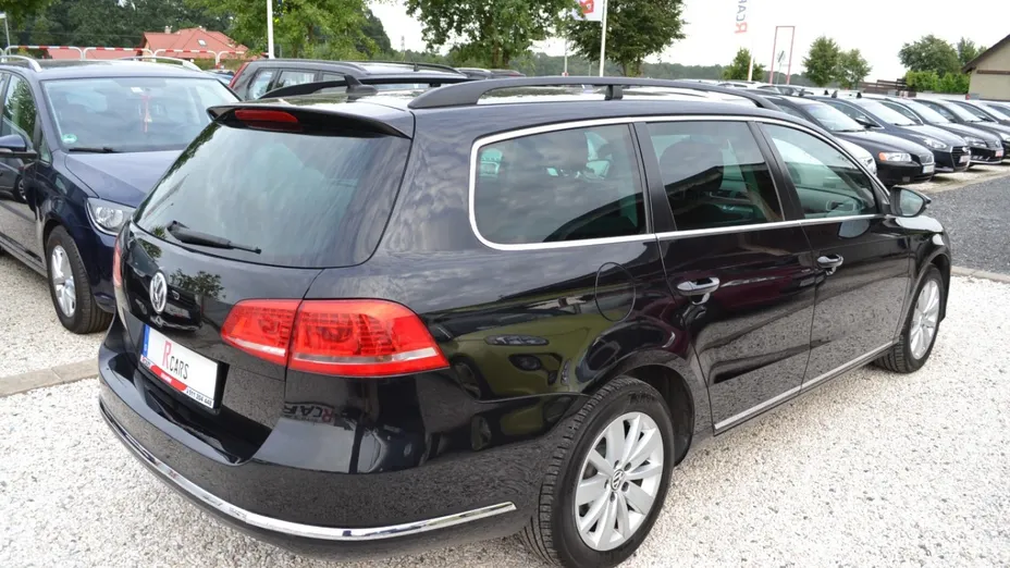 VOLKSWAGEN Passat -