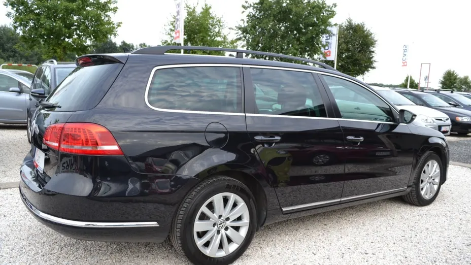 VOLKSWAGEN Passat -