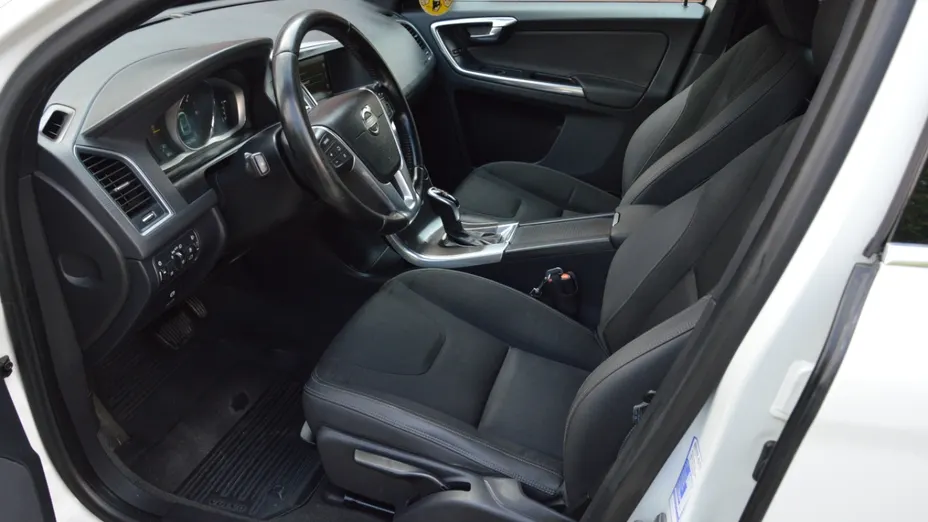 VOLVO XC60 -