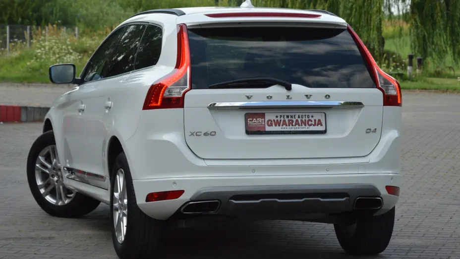 VOLVO XC60 -