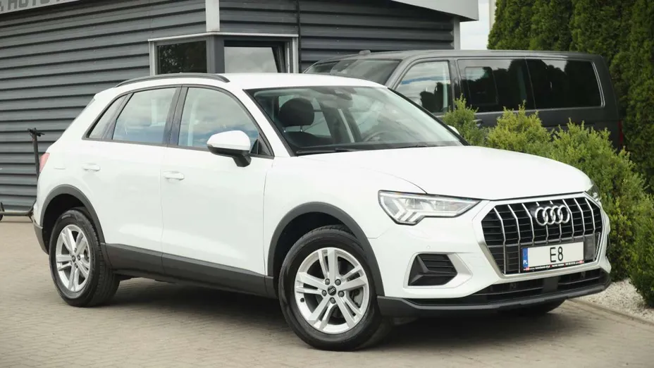 AUDI Q3 -