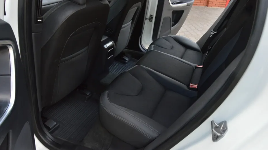 VOLVO XC60 -