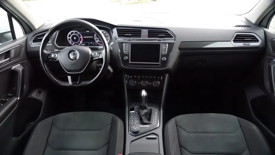 VOLKSWAGEN Tiguan -