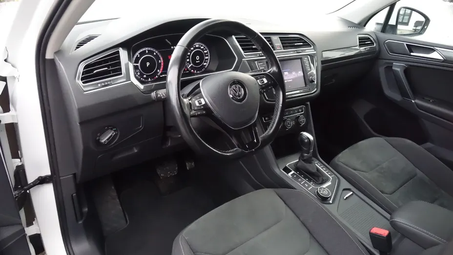 VOLKSWAGEN Tiguan -