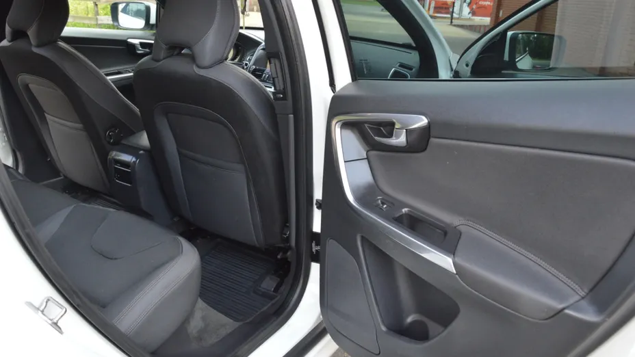 VOLVO XC60 -