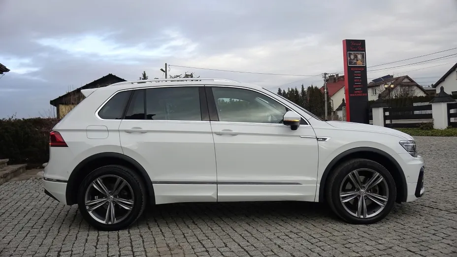 VOLKSWAGEN Tiguan -