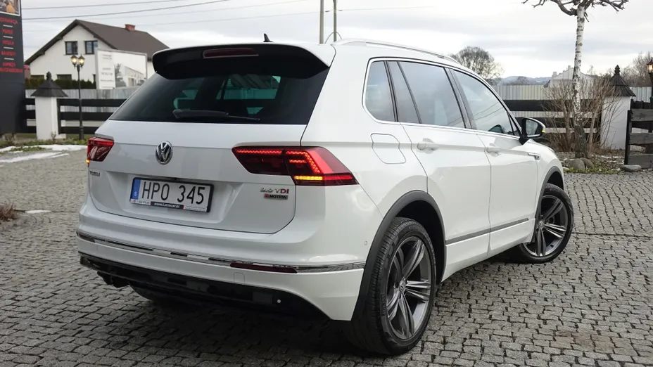 VOLKSWAGEN Tiguan -