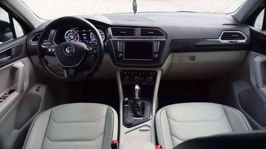 VOLKSWAGEN Tiguan -