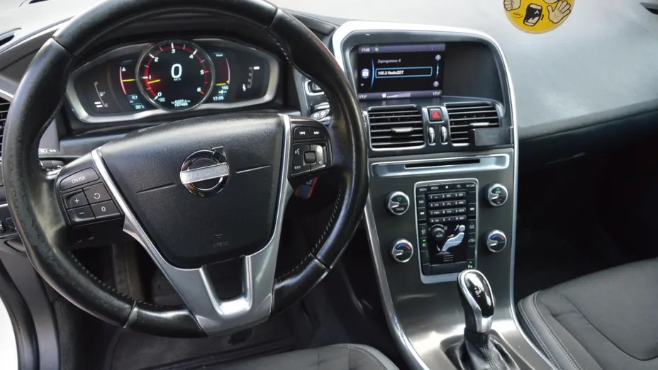 VOLVO XC60 -