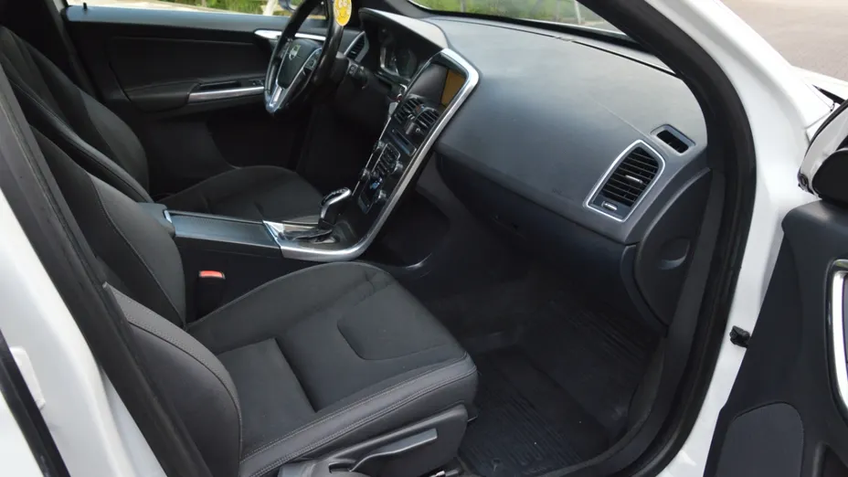 VOLVO XC60 -