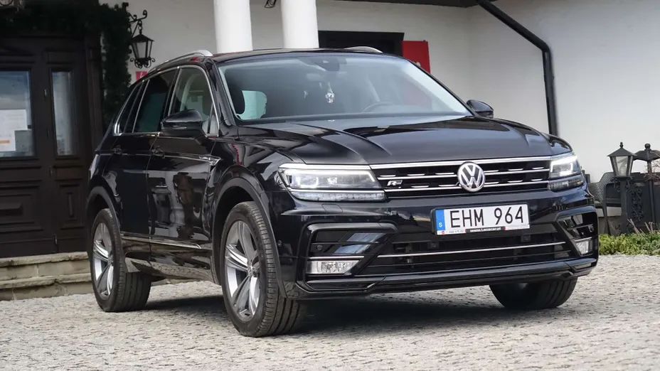 VOLKSWAGEN Tiguan -