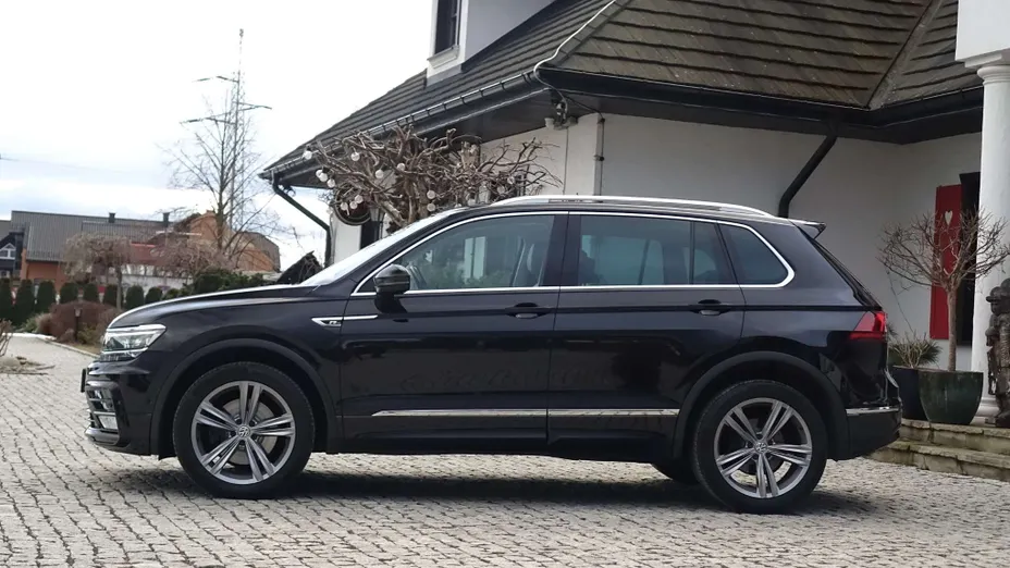 VOLKSWAGEN Tiguan -