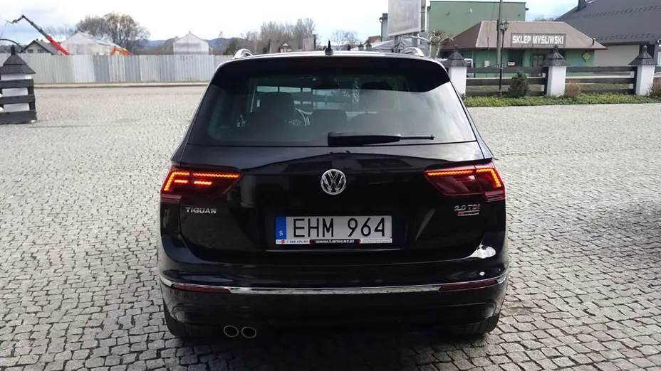 VOLKSWAGEN Tiguan -