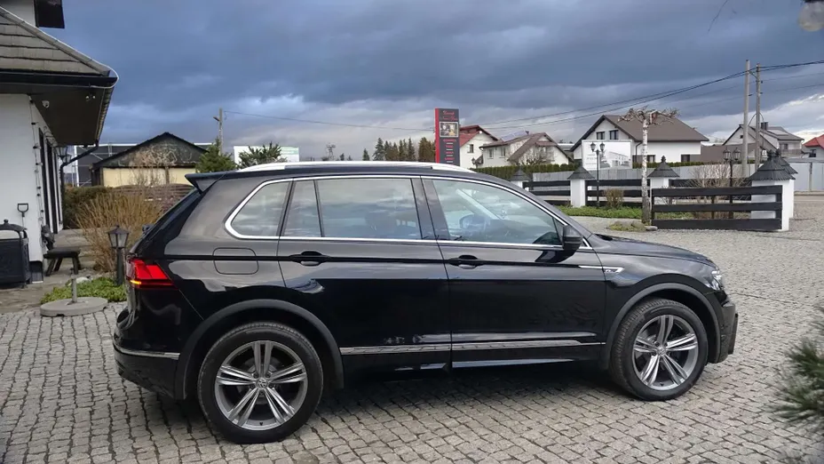 VOLKSWAGEN Tiguan -