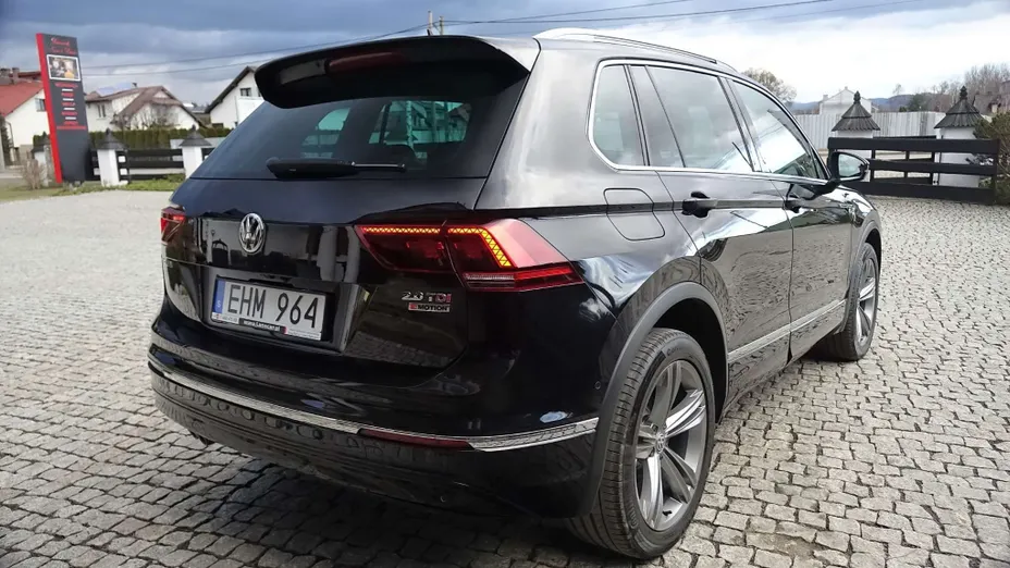 VOLKSWAGEN Tiguan -