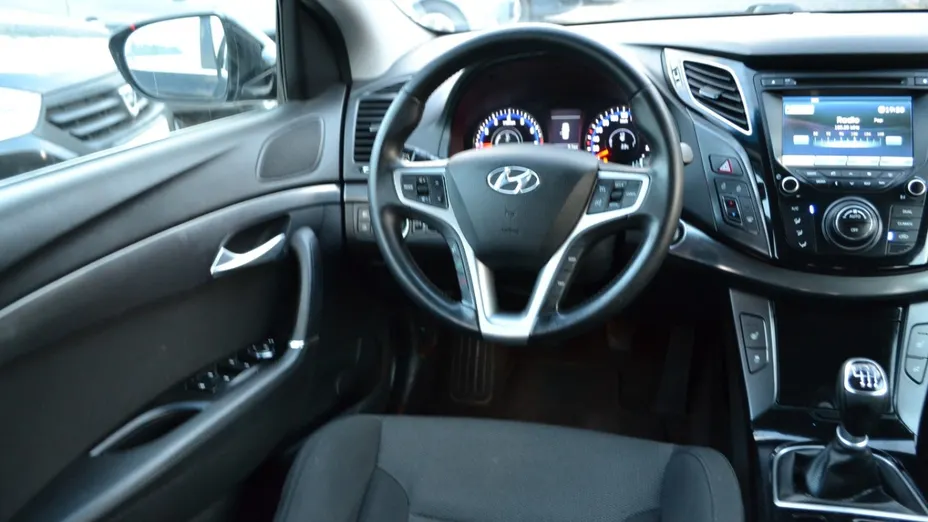 HYUNDAI i40 -